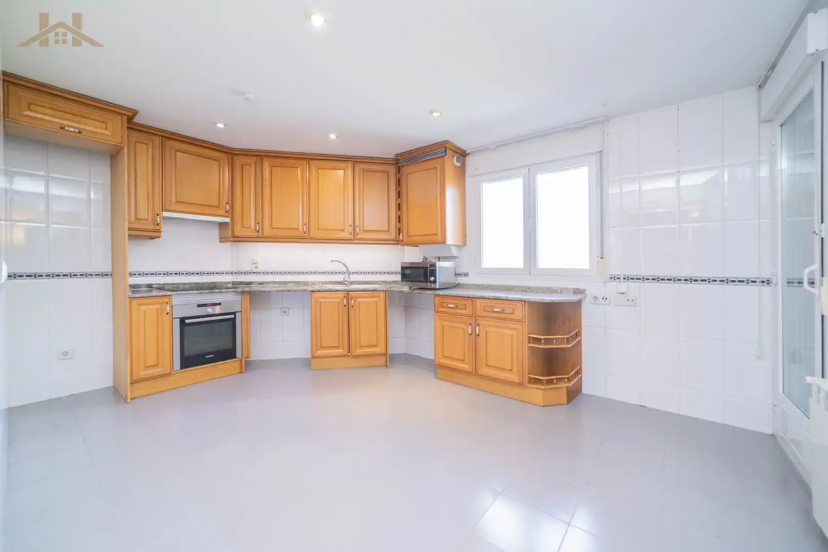 Küche von Wohnung zum Verkauf in Madrid mit Klimaanlage, Heizung und Parkett