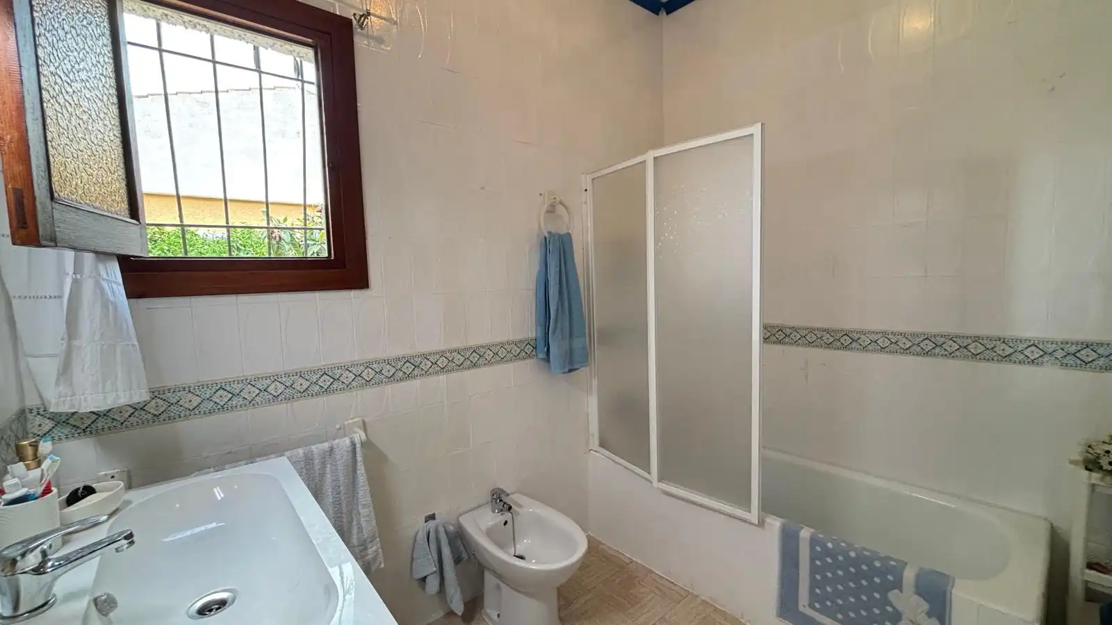 Bany de Casa o xalet en venda en Cartagena amb Jardí privat