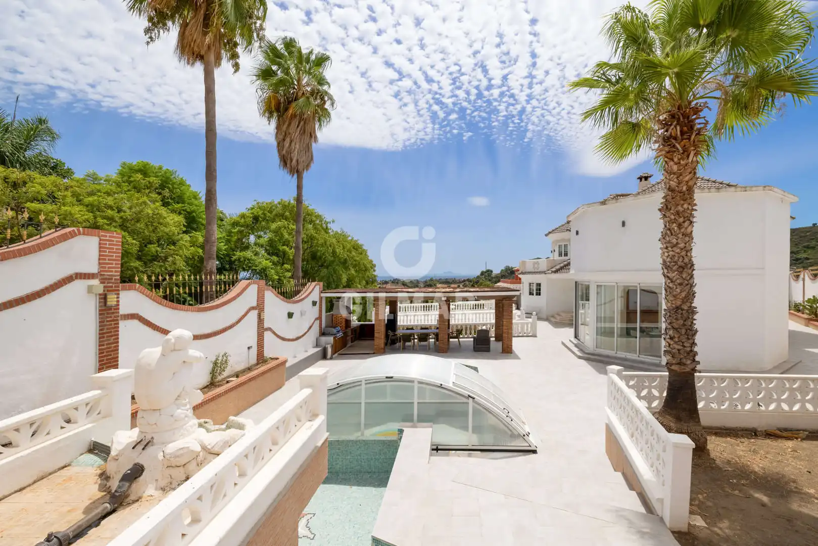 Vista exterior de Casa o chalet en venta en Estepona con Jardín privado y Piscina