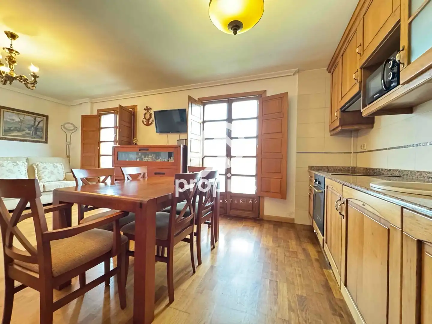 Cocina de Piso en venta en Llanes con Calefacción, Parquet y Trastero
