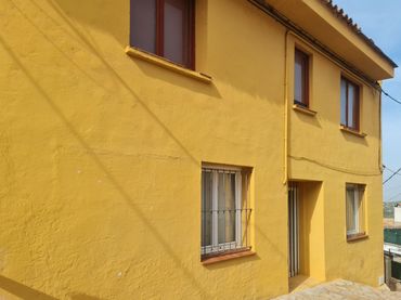 Casa amb balcó en venda a Begur pueblo