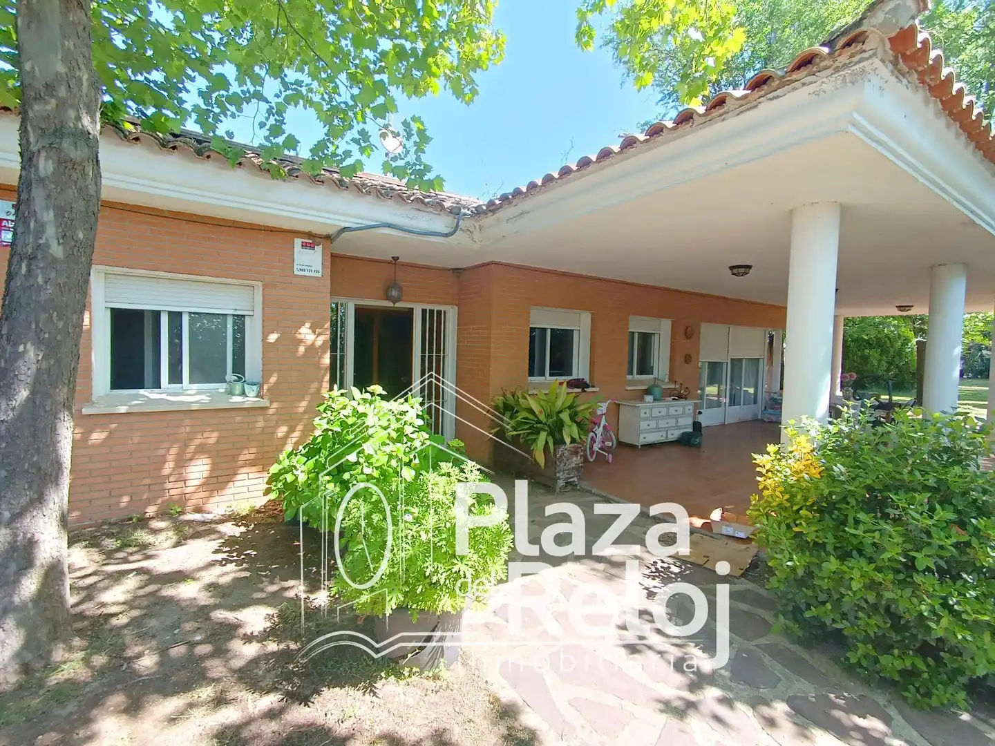 Außenansicht von Haus oder Chalet zum Verkauf in Cazalegas mit Heizung, Privatgarten und Schwimmbad