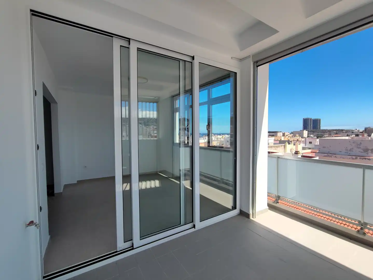 Terrasse von Wohnung zur Miete in Santa Cruz de Tenerife mit Klimaanlage, Terrasse und Ofen