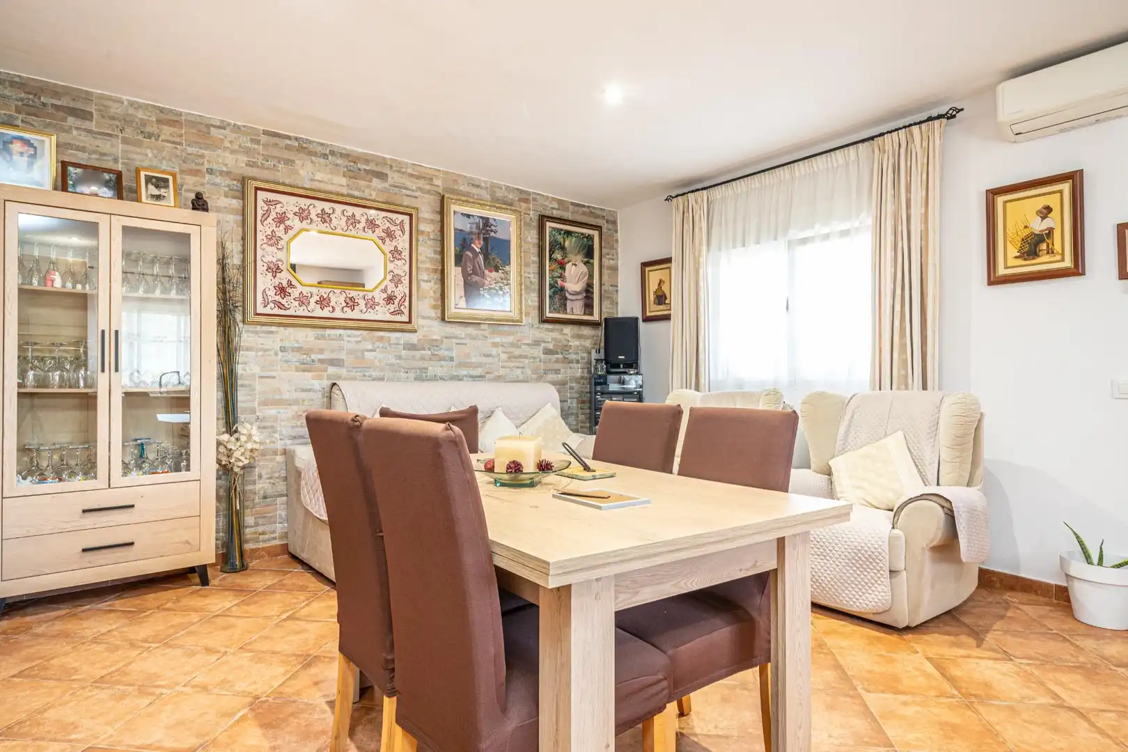 Comedor de Finca rústica en venta en  Palma de Mallorca con Aire acondicionado, Calefacción y Jardín privado