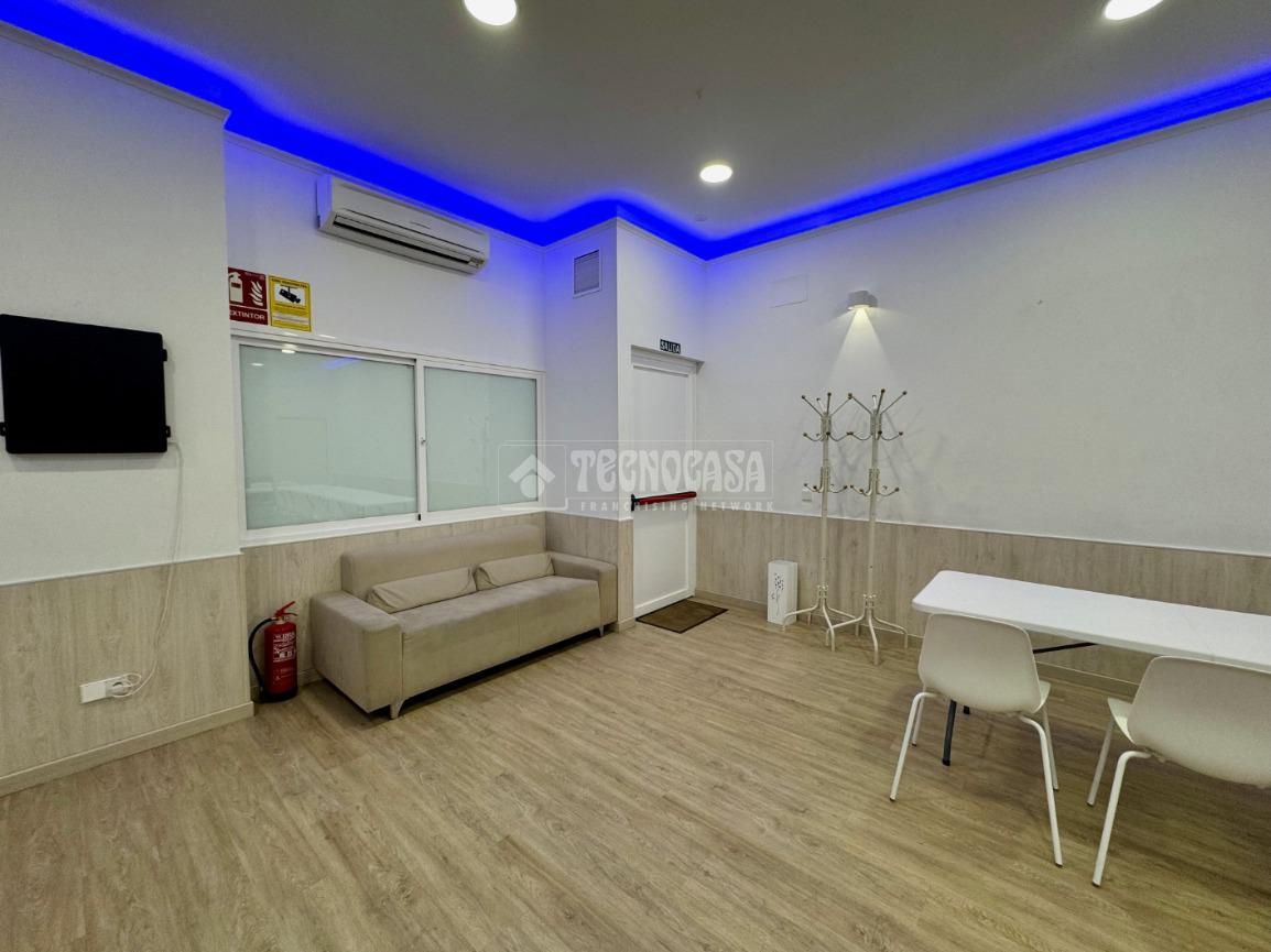Premises for sale in Pinto  with Air Conditioner and Heating