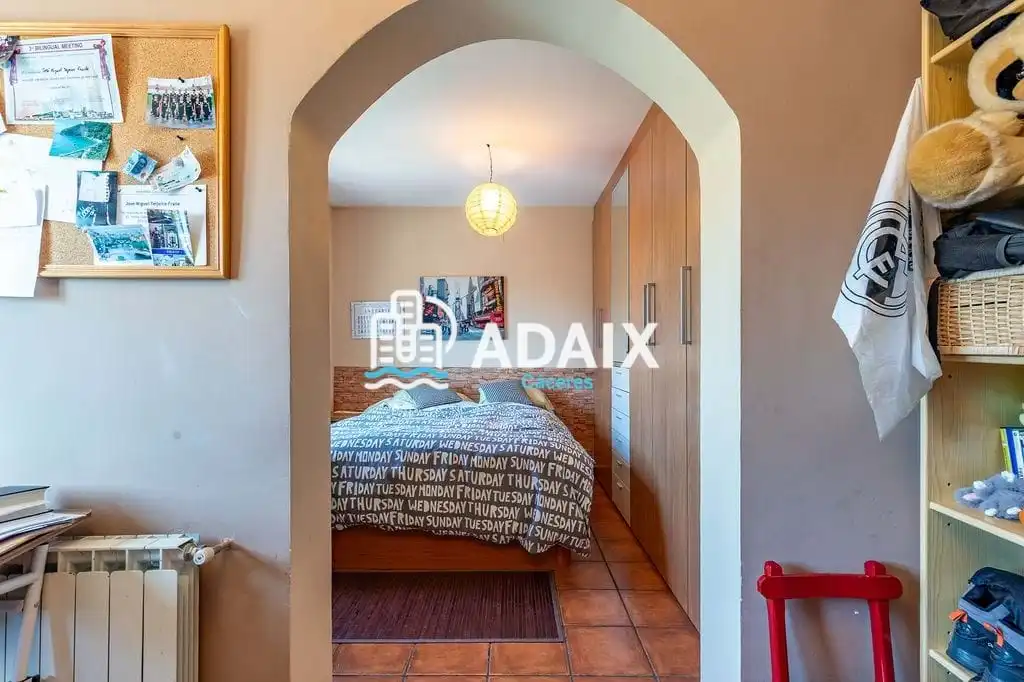 Dormitori de Casa o xalet en venda en Cáceres amb Aire condicionat, Calefacció i Terrassa