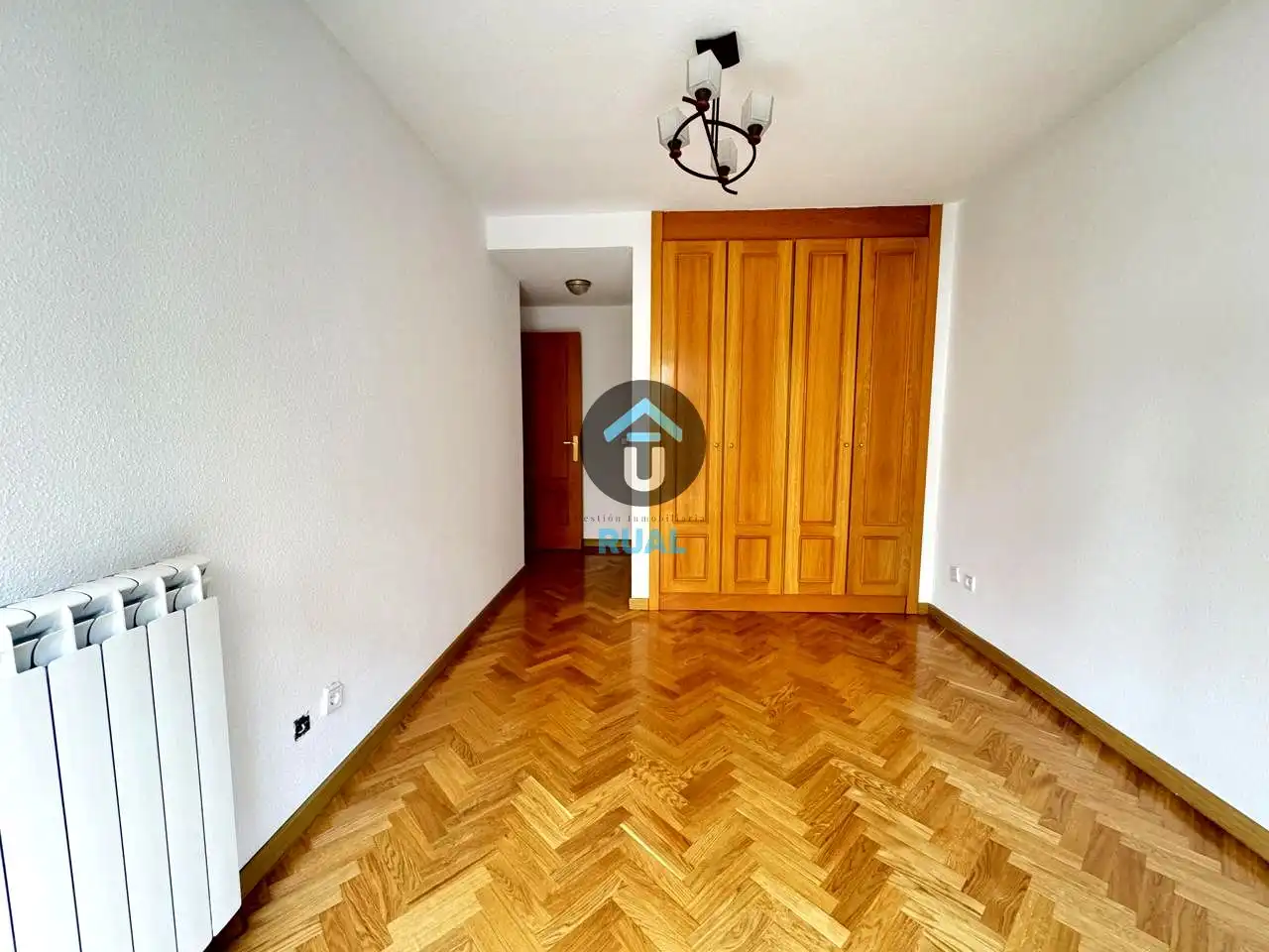 Bedroom of Flat for rent in Madrid  with Heating, Storage room and Community pool