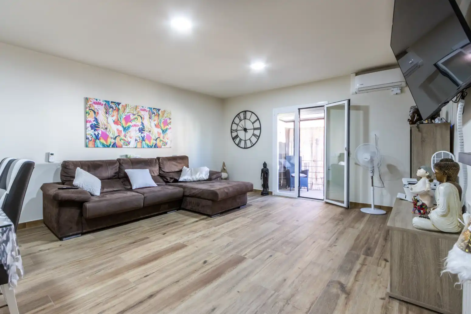 Living room of Flat for sale in Terrassa  with Parquet flooring, Terrace and Balcony