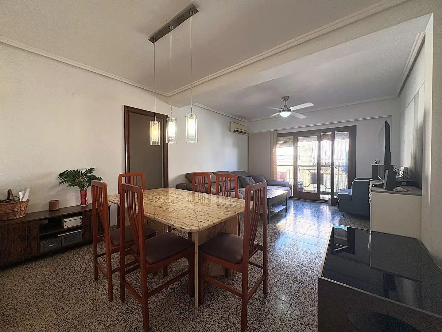 Comedor de Piso en venta en Paterna con Aire acondicionado, Amueblado y Balcón