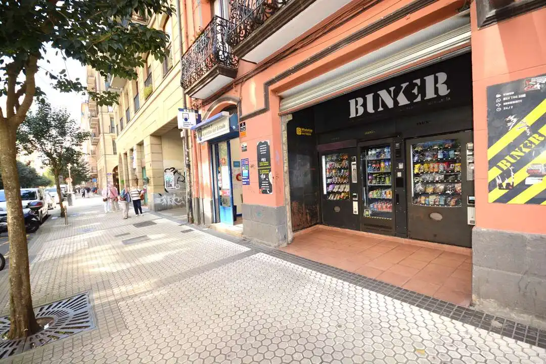 Local en venta en Donostia - San Sebastián  con Amueblado