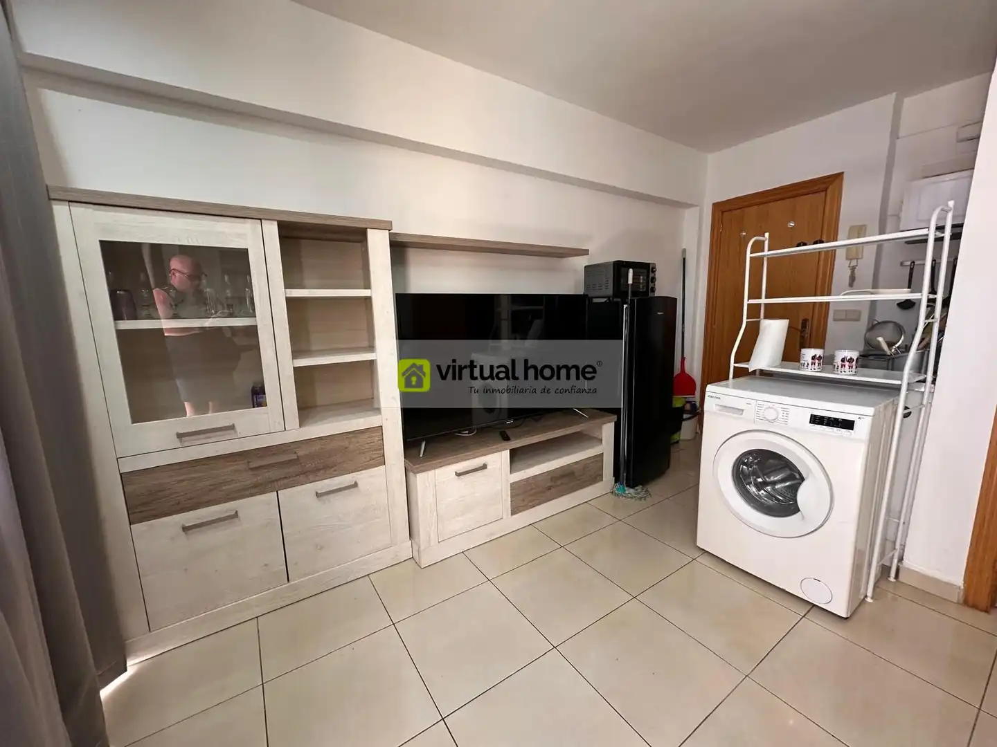 Sala d'estar de Estudi de lloguer en Benidorm amb Aire condicionat, Terrassa i Balcó