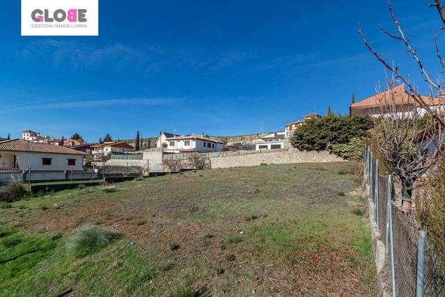 Terreno residencial en Venta en Calle ALCAZABA, 15 en Pinos Genil