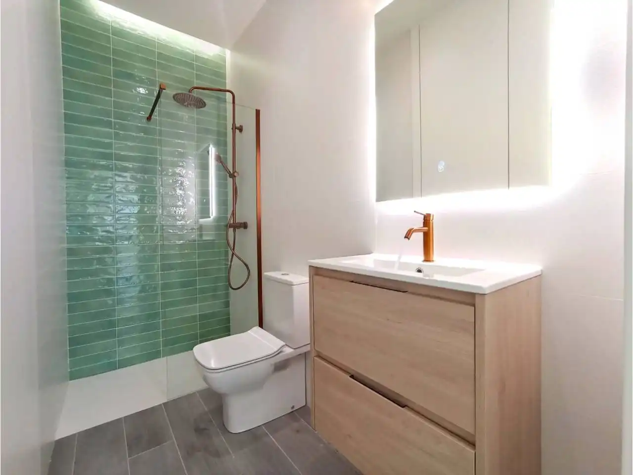 Baño de Piso en venta en Burgos con Calefacción, Amueblado y Alarma