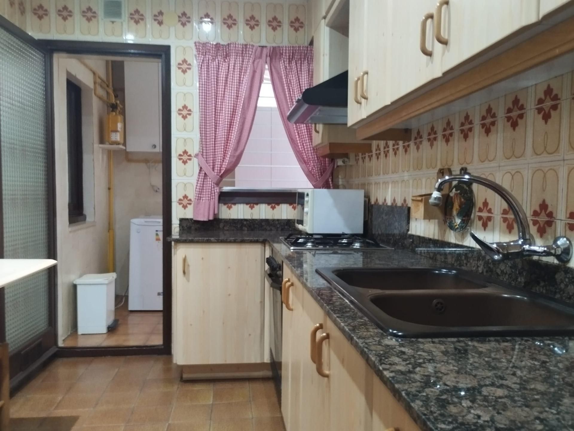 Cuina de Pis en venda en Santa Coloma de Gramenet amb Balcó