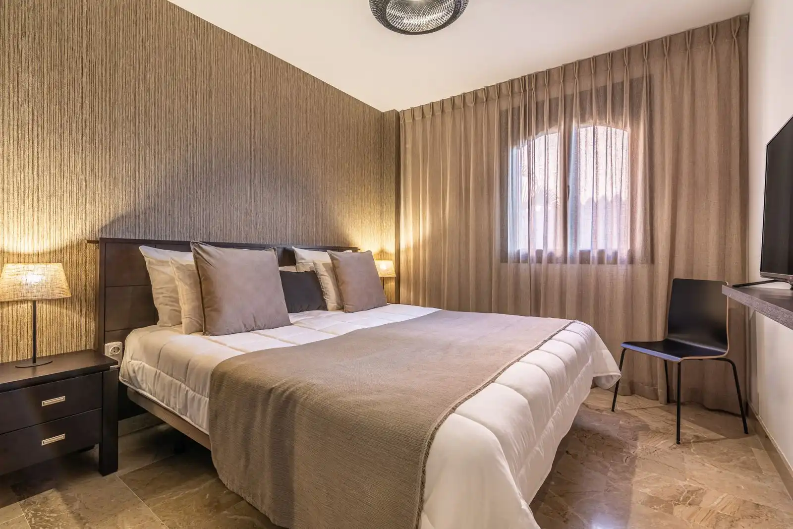 Habitación de Apartamento en venta en Dos Hermanas con Amueblado, Horno y Lavadora