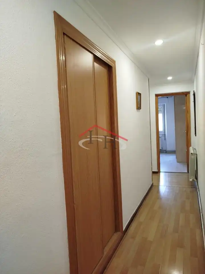 Pis en venda en León Capital  amb Calefacció, Parquet i Moblat
