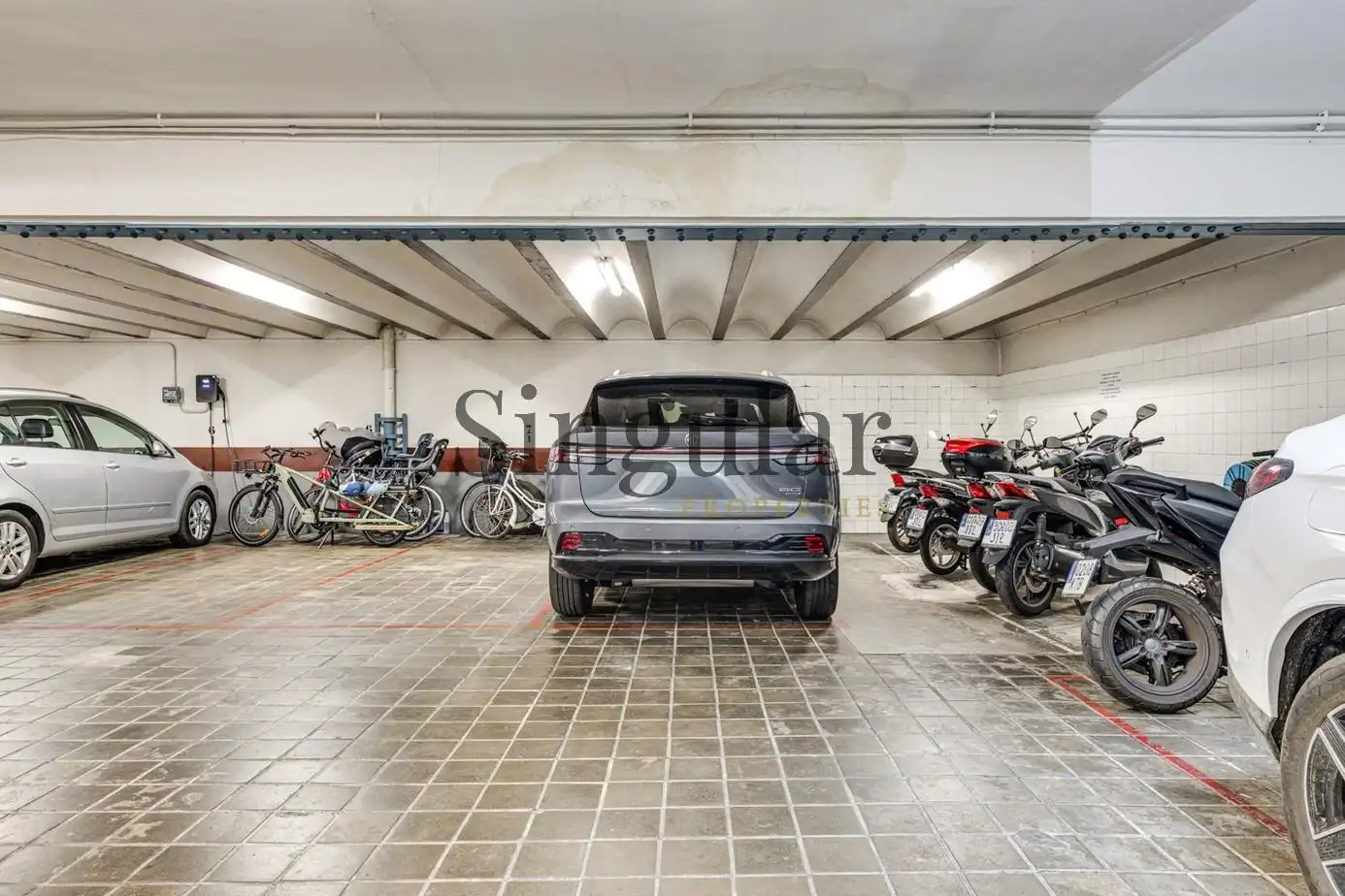 Parking de Ático en venta en Barcelona con Calefacción, Parquet y Terraza