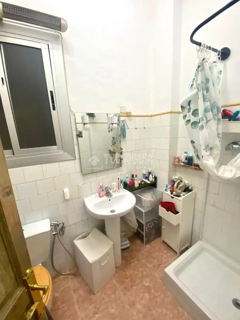 Bathroom of Flat for sale in Barcelona  with Balcony