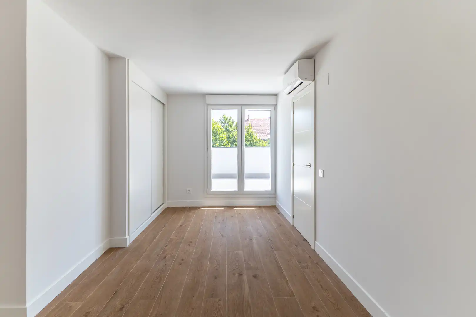Dormitori de Casa adosada en venda en Villanueva del Pardillo amb Aire condicionat, Jardí privat i Terrassa