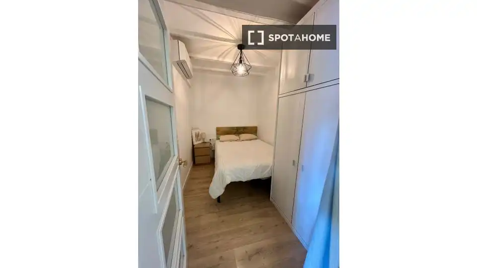 Habitación de Piso de alquiler en Barcelona con Aire acondicionado, Calefacción y Amueblado