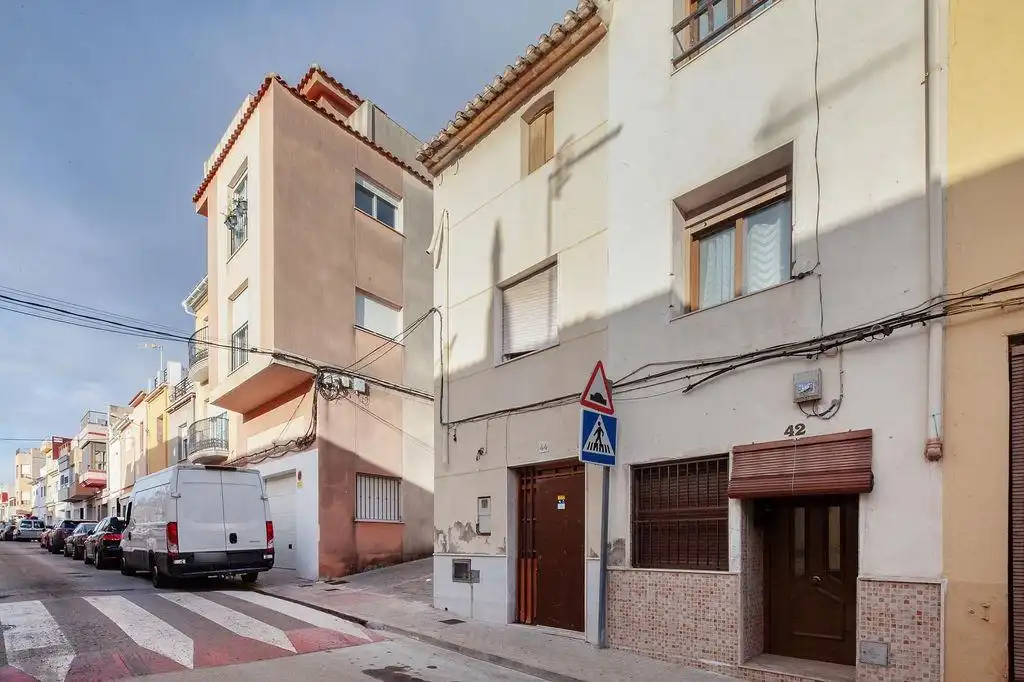 Exterior view of Houses for sale in Tavernes de la Valldigna  with Alarm