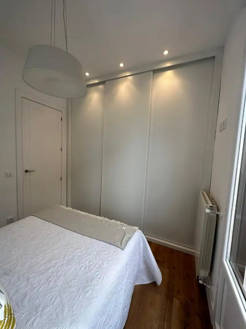 Schlafzimmer von Wohnung zur Miete in Madrid mit Klimaanlage, Heizung und Parkett