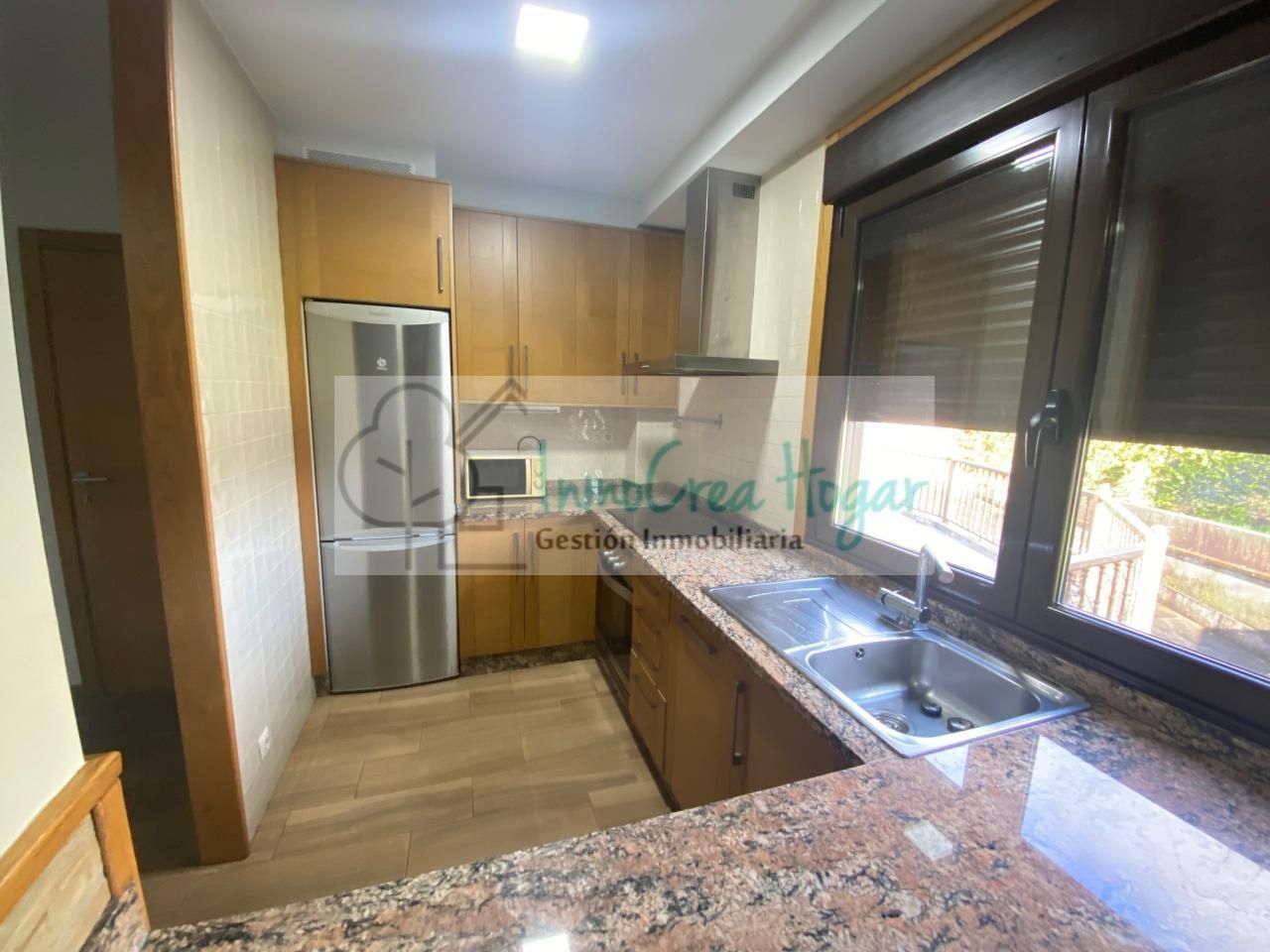 Cuina de Planta baixa de lloguer en Tui amb Calefacció, Traster i Moblat