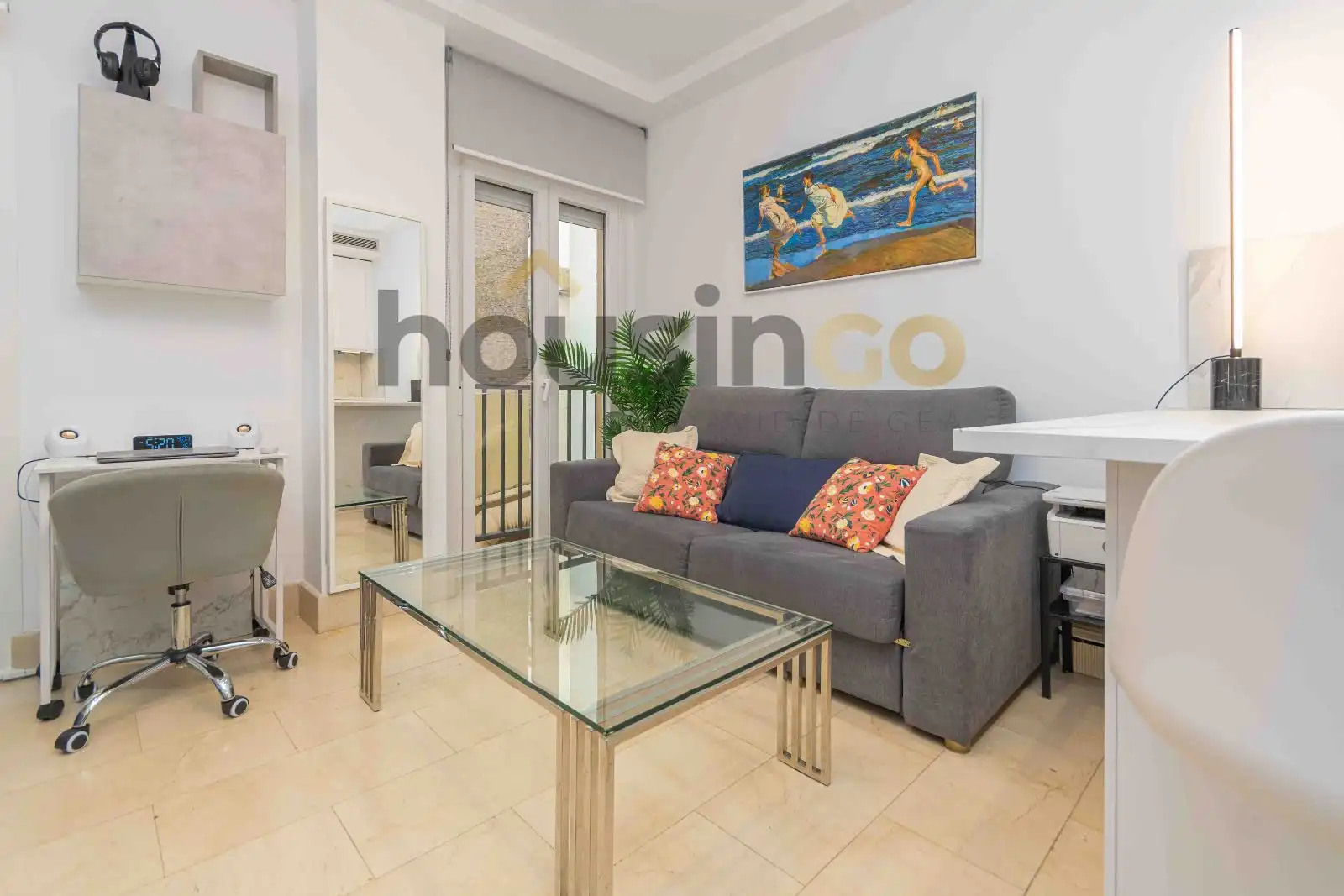 Sala d'estar de Estudi de lloguer en  Madrid Capital amb Calefacció, Moblat i Rentadora