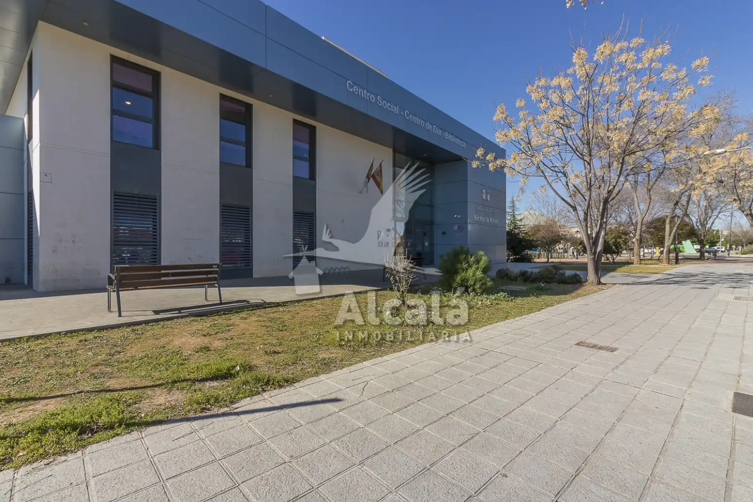 Vista exterior de Casa o xalet en venda en Villanueva de la Torre amb Calefacció i Jardí privat