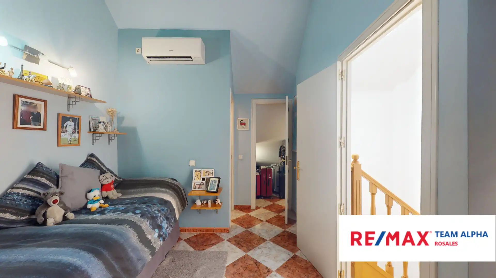 Dormitori de Casa o xalet en venda en Madrid amb Aire condicionat, Calefacció i Jardí privat