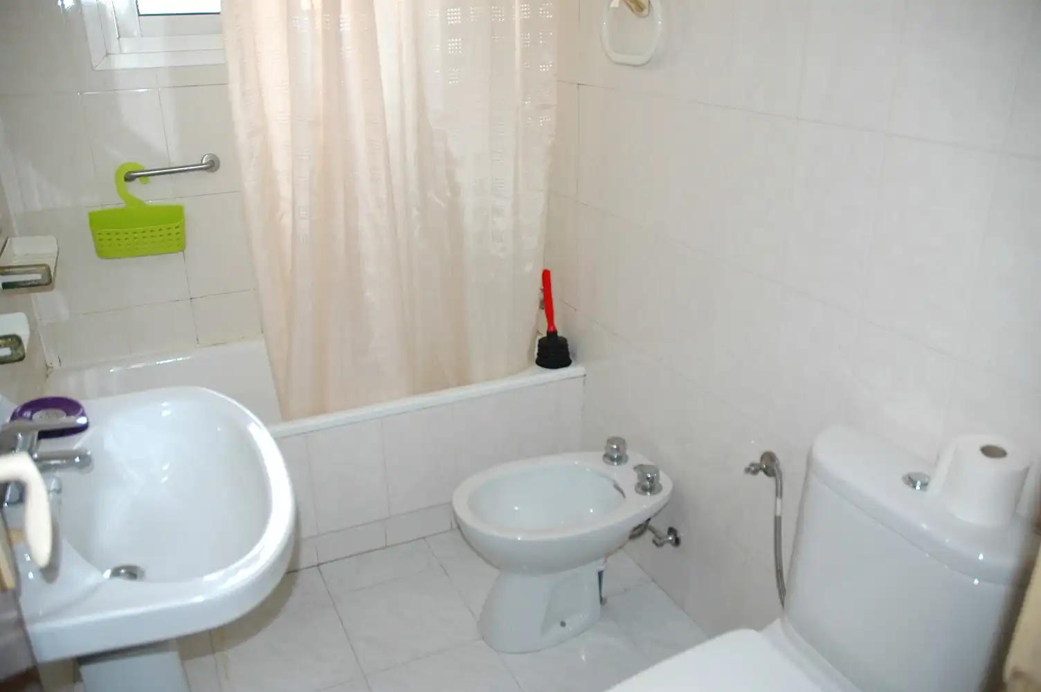 Baño de Piso en venta en Cartagena con Terraza, Amueblado y Horno