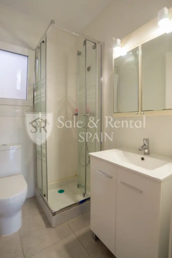 Baño de Piso en venta en Blanes con Aire acondicionado y Terraza
