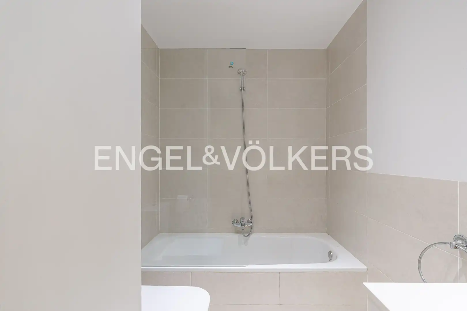 Bathroom of Duplexes for sale in Madrid  with Air Conditioner, Heating and Terrace