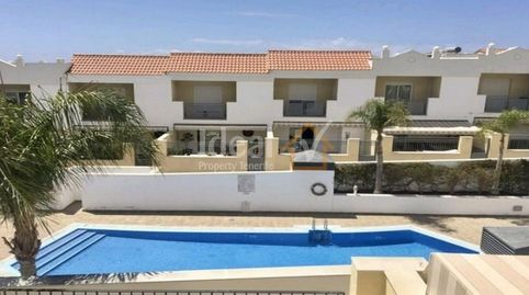 Foto 2 de Casa adosada en venta en Playa Fañabé Alto, Adeje