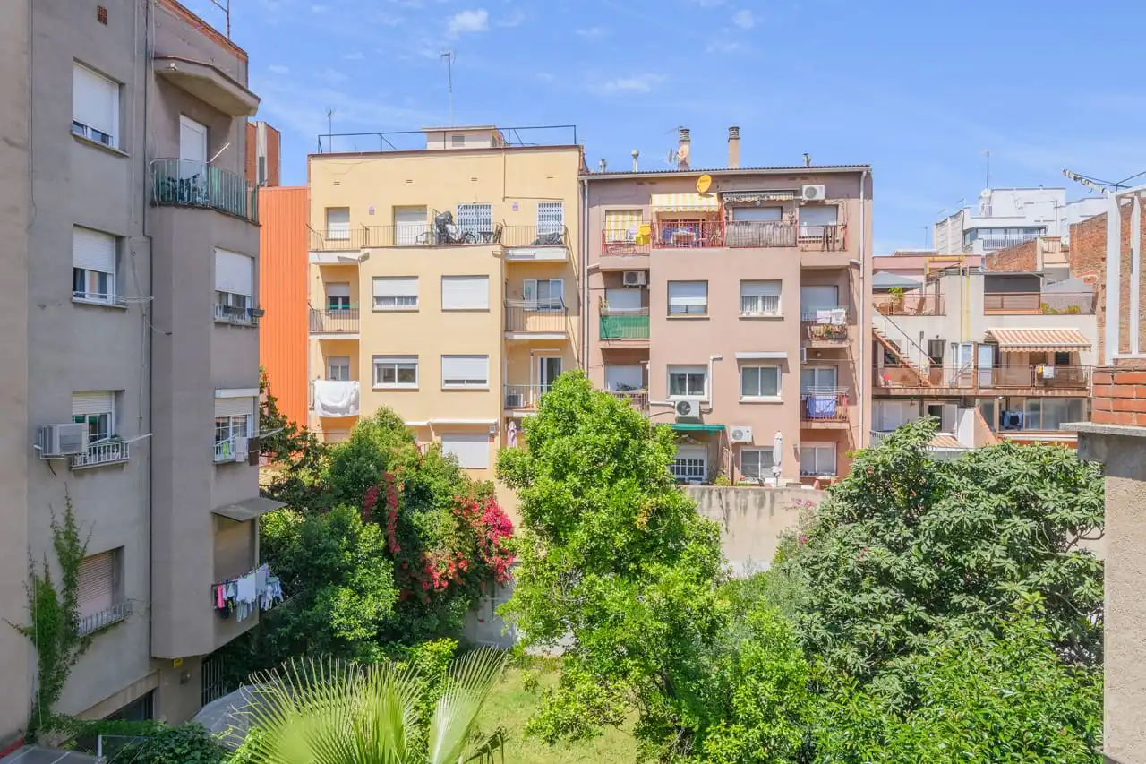 Vista exterior de Ático en venta en Barcelona con Parquet, Terraza y Trastero