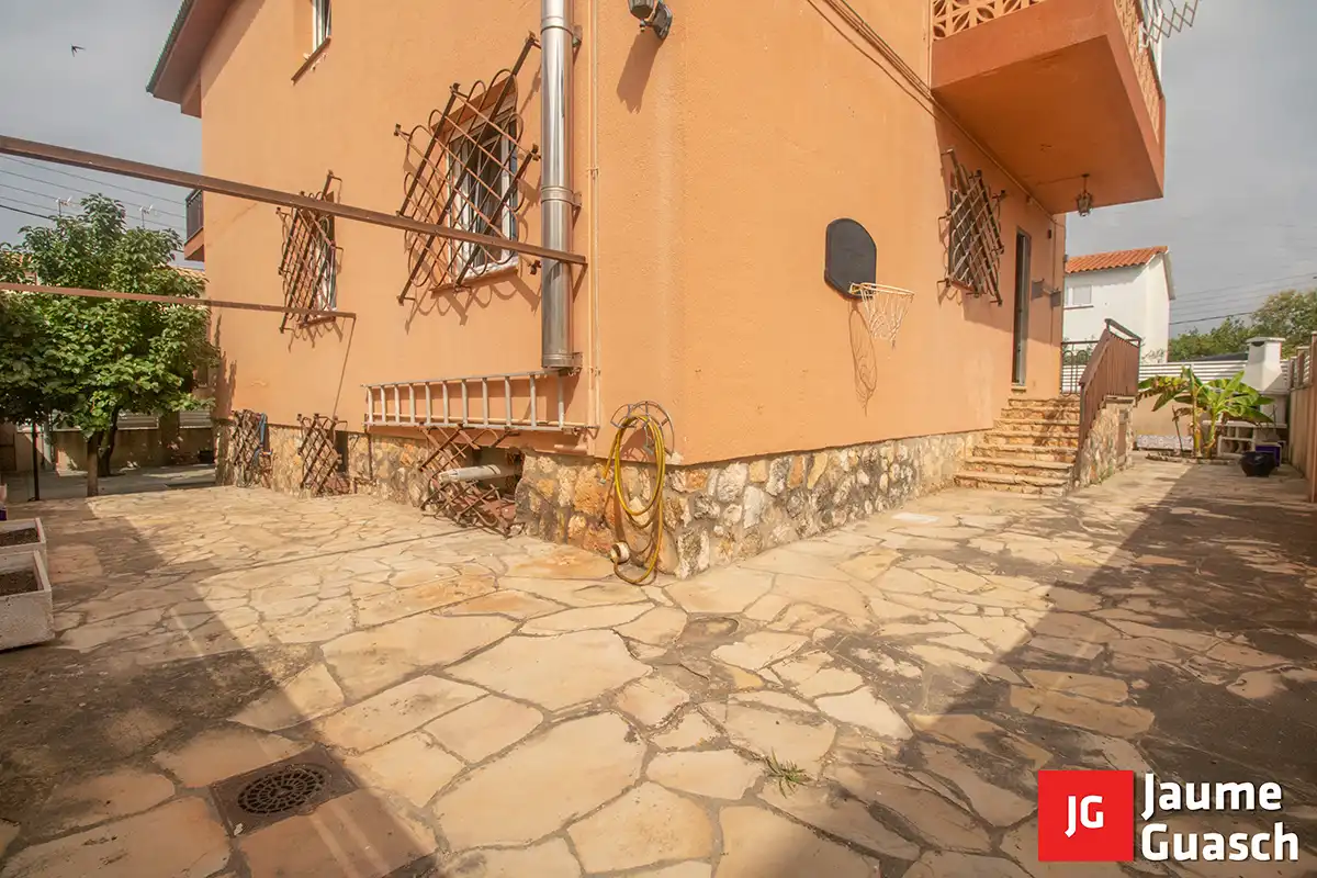 Exterior view of Flat for sale in Torredembarra  with Air Conditioner, Heating and Private garden
