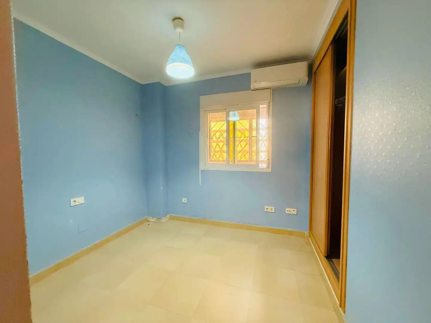 Bedroom of Flat for sale in Vélez-Málaga  with Air Conditioner, Heating and Storage room