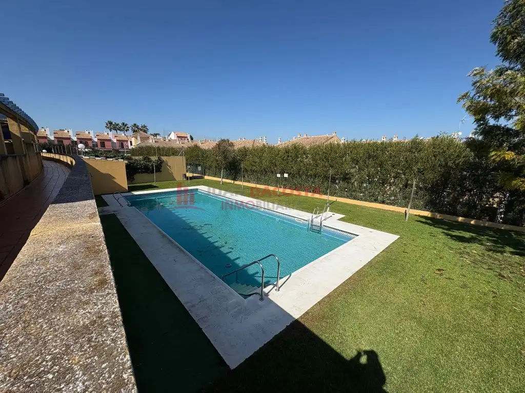 Schwimmbecken von Wohnungen zum Verkauf in Islantilla