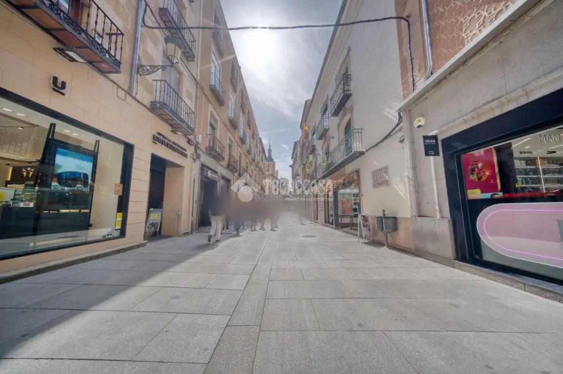 Vista exterior de Pis en venda en Segovia amb Calefacció