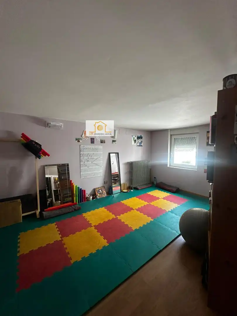 Planta baja en venta en León Capital  con Calefacción y Parquet