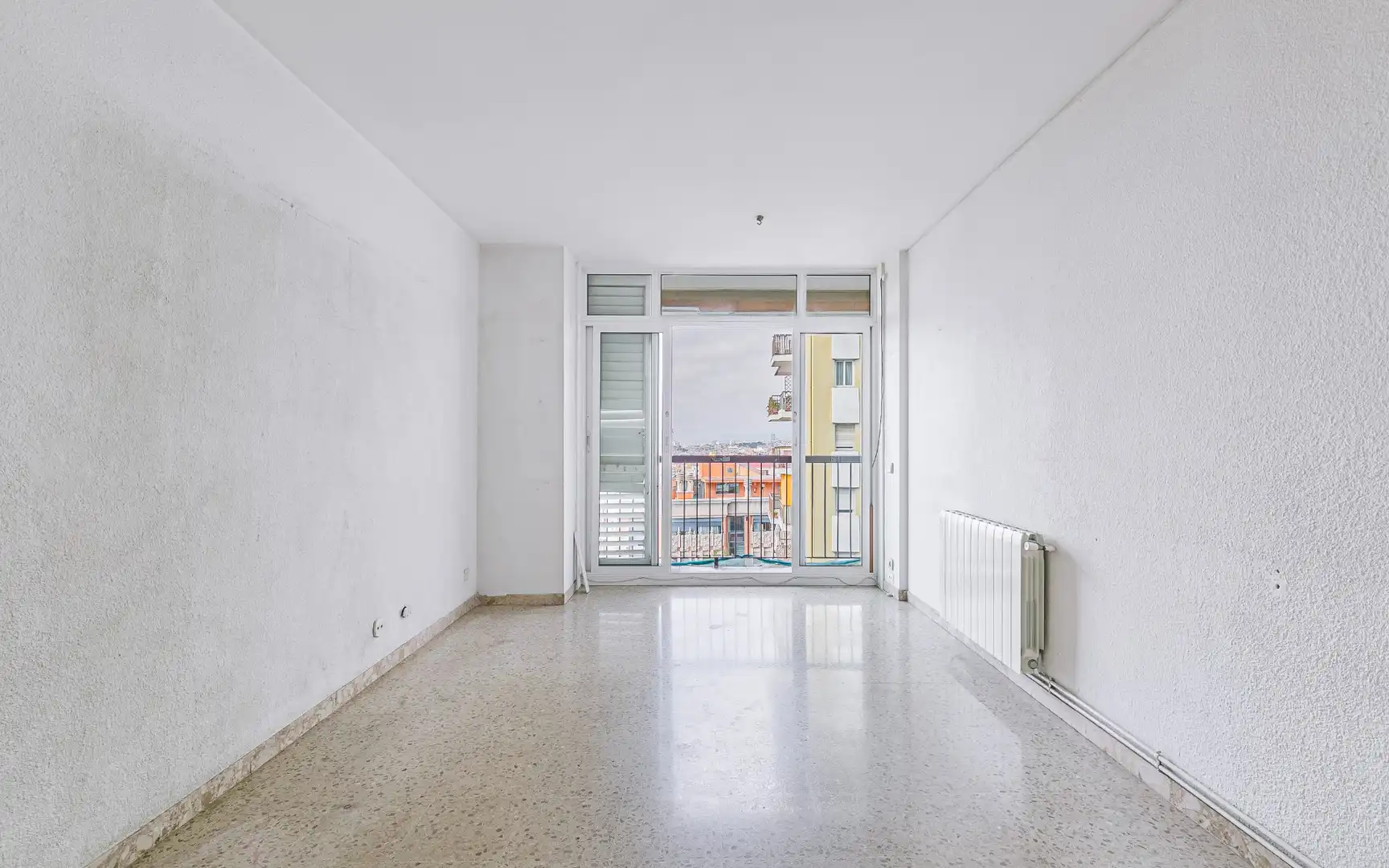Piso en venta en  Barcelona Capital con Trastero y Balcón