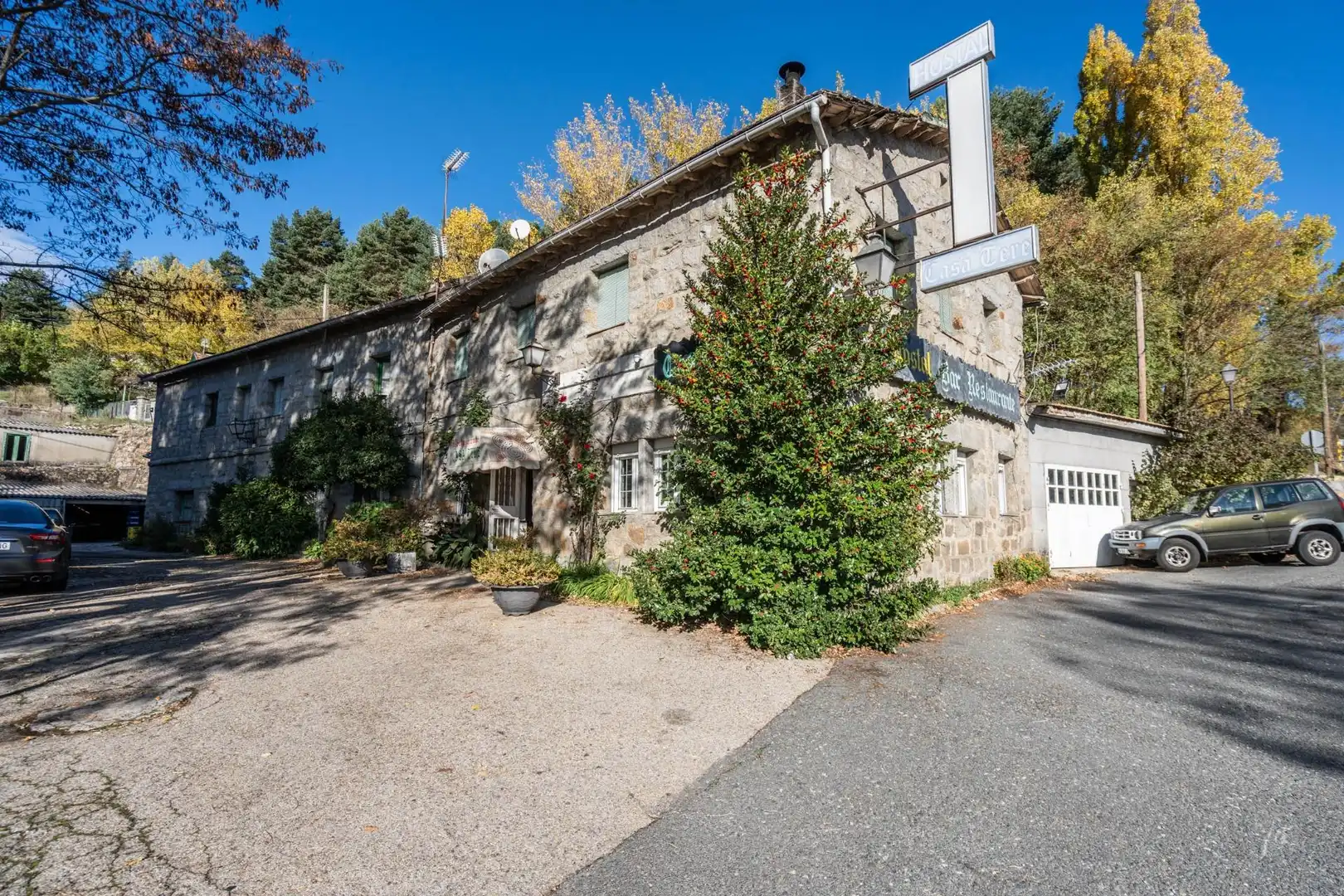 Vista exterior de Edificio en venta en Guadarrama