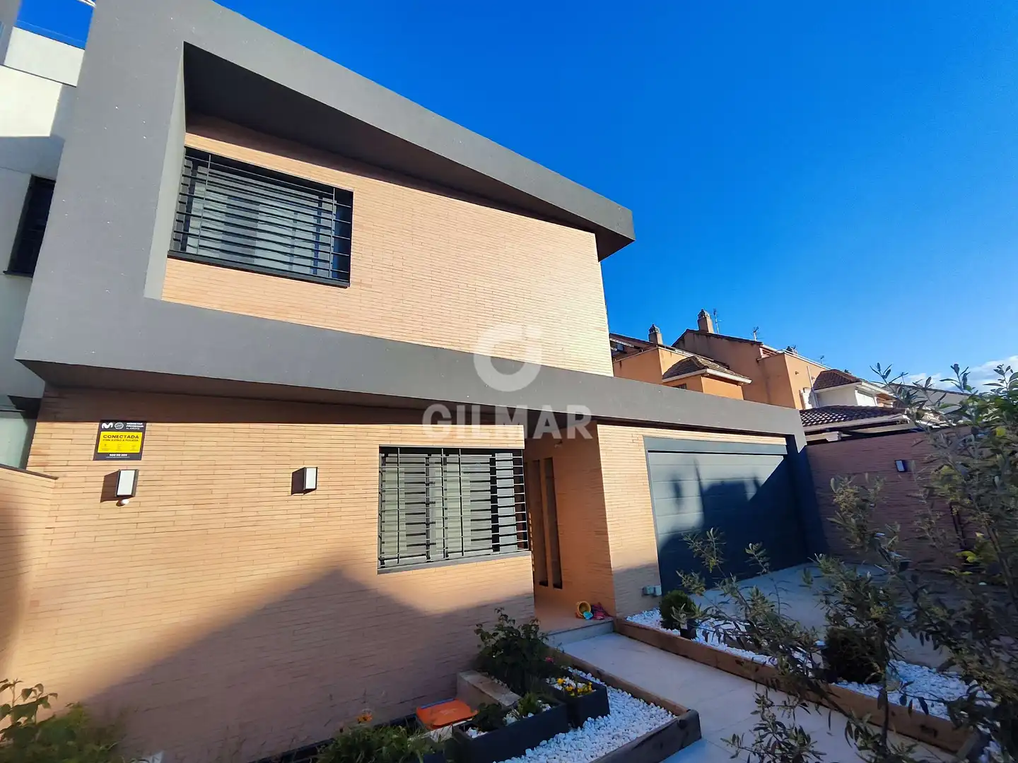 Vista exterior de Casa o chalet en venta en Parla con Calefacción, Jardín privado y Piscina