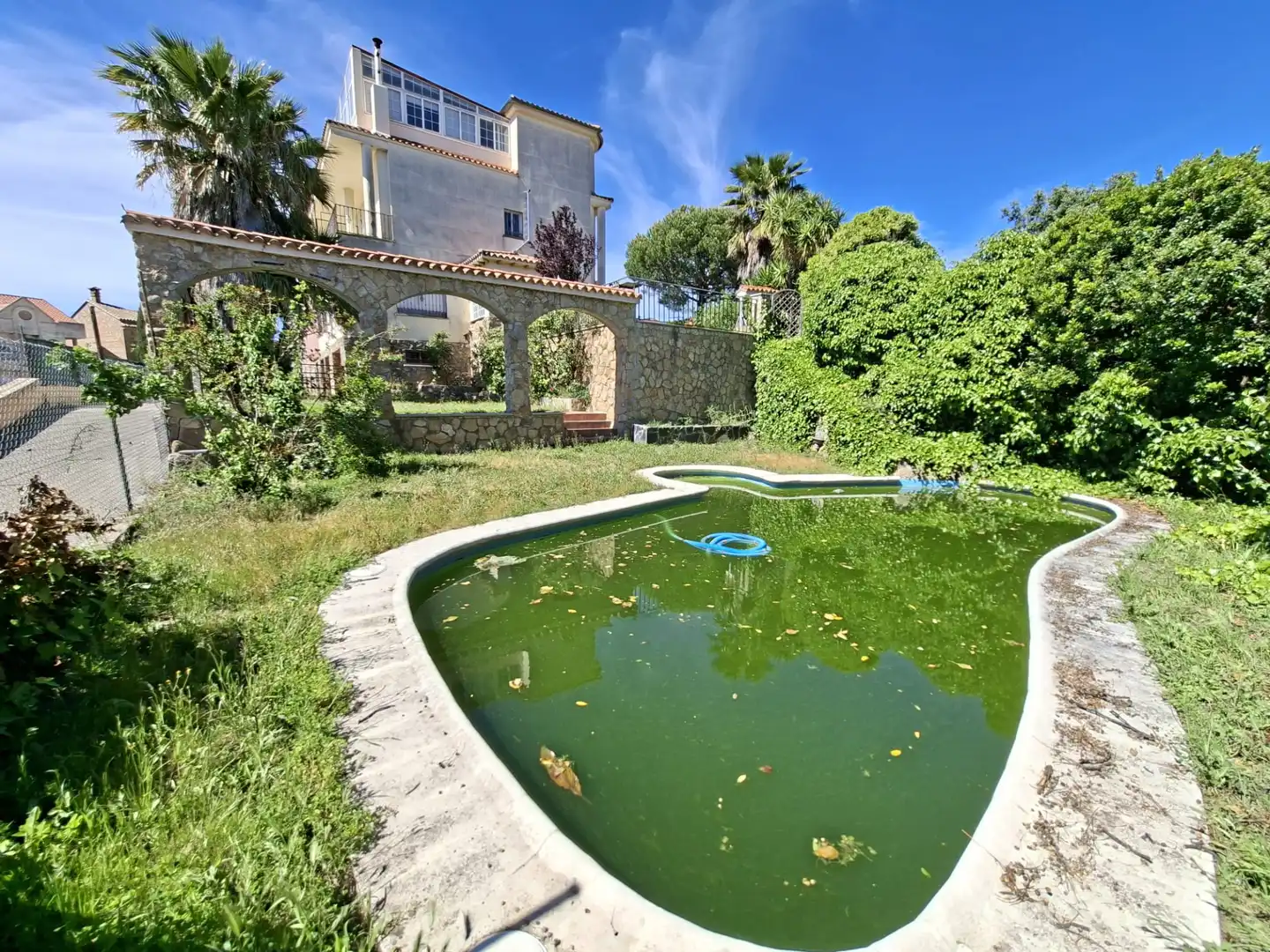 Swimming pool of Houses for sale in Plasencia  with Air Conditioner