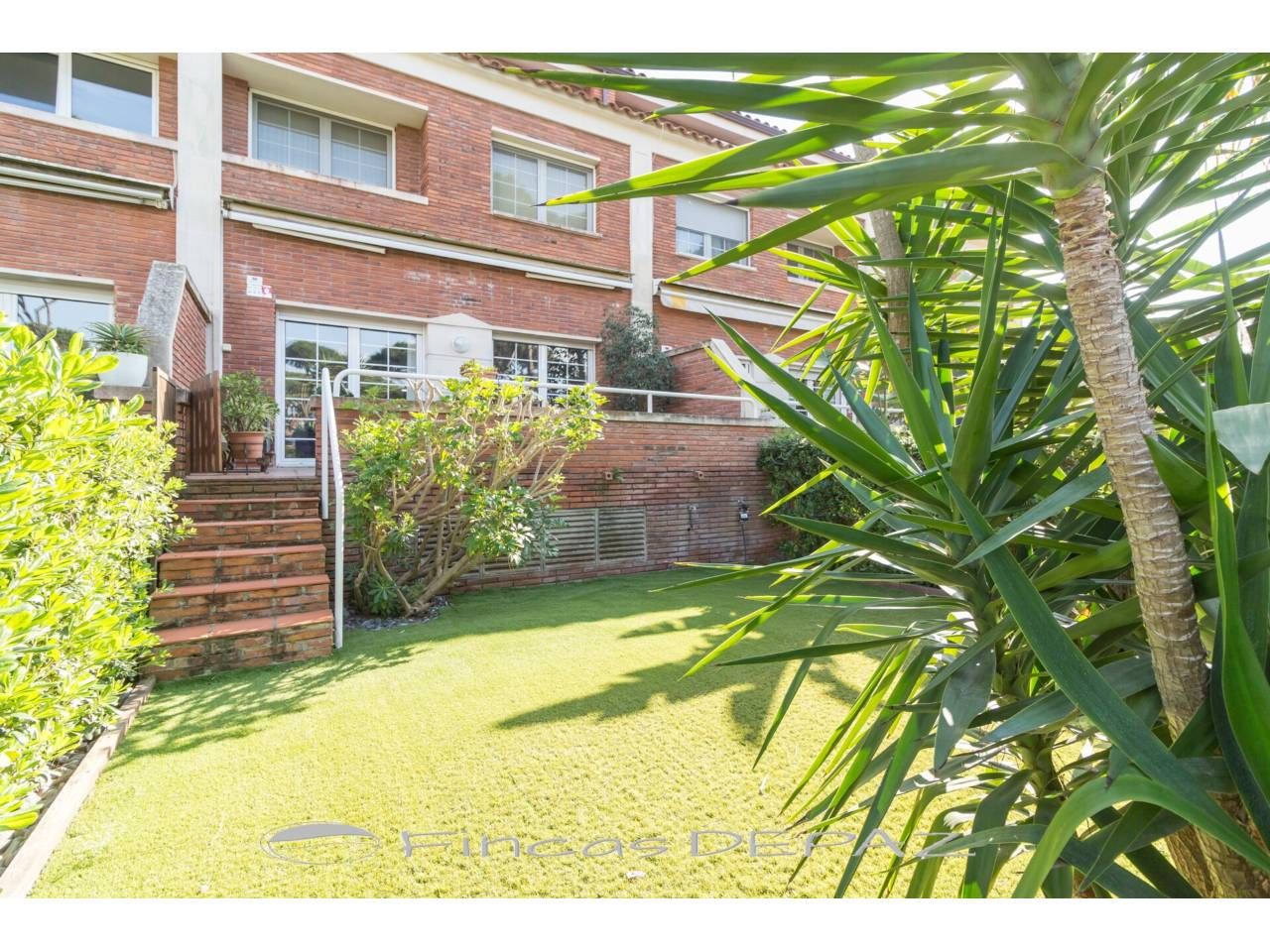 Garden of Single-family semi-detached for sale in Gavà  with Air Conditioner, Heating and Community pool