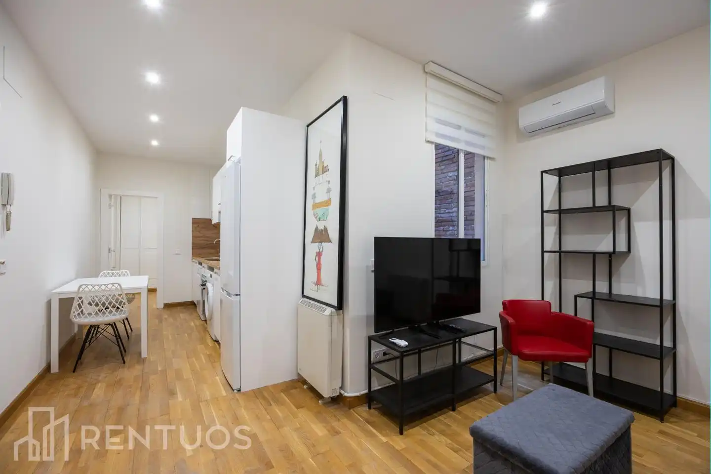 Living room of Flat for rent in Madrid  with Air Conditioner, Heating and Furnished