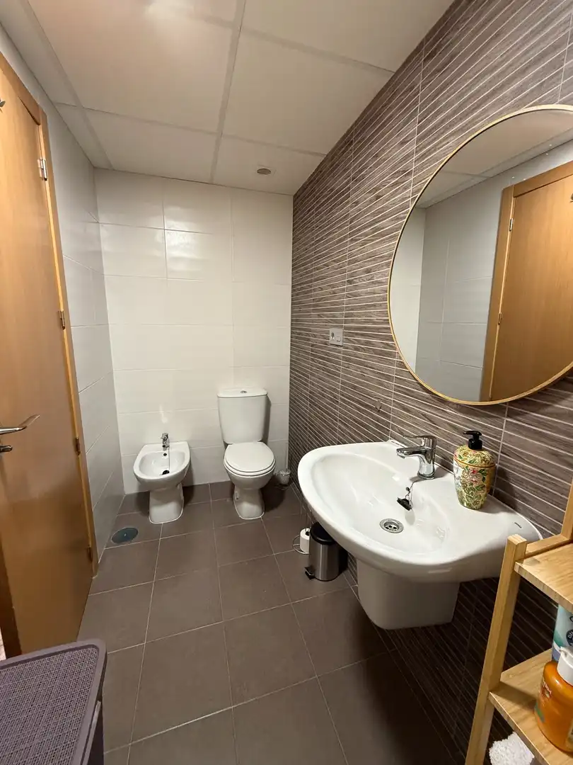 Badezimmer von Wohnung zum Verkauf in Dolores mit Klimaanlage, Heizung und Privatgarten