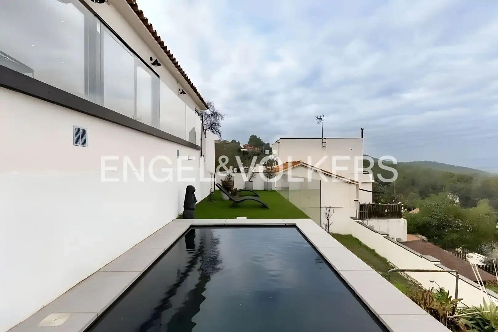 Swimming pool of Houses for sale in Sant Cugat del Vallès  with Air Conditioner, Heating and Private garden