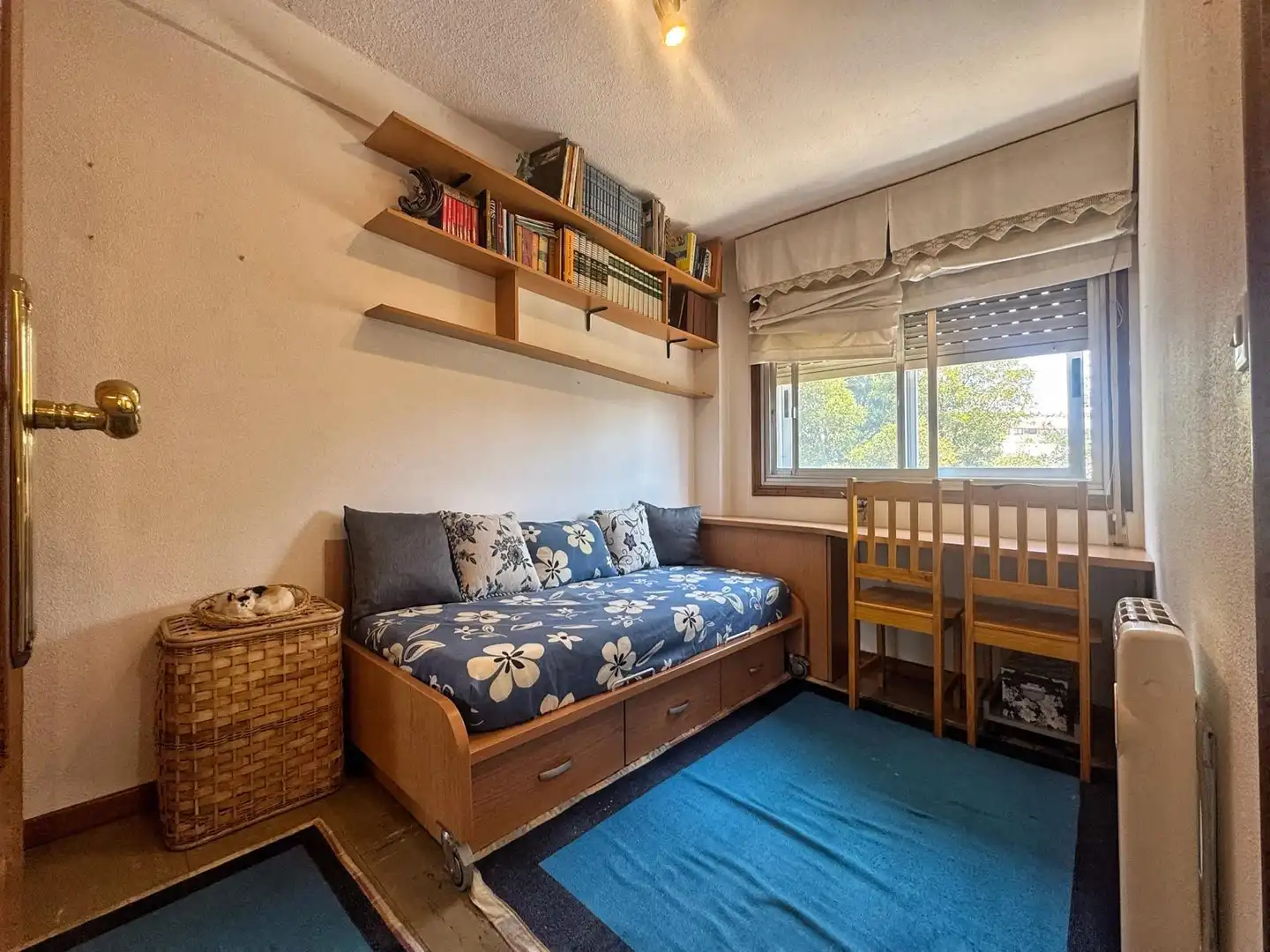 Habitación de Piso en venta en Vigo  con Calefacción, Terraza y Amueblado