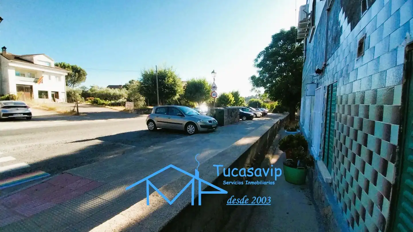 Parking de Planta baja en venta en La Adrada 